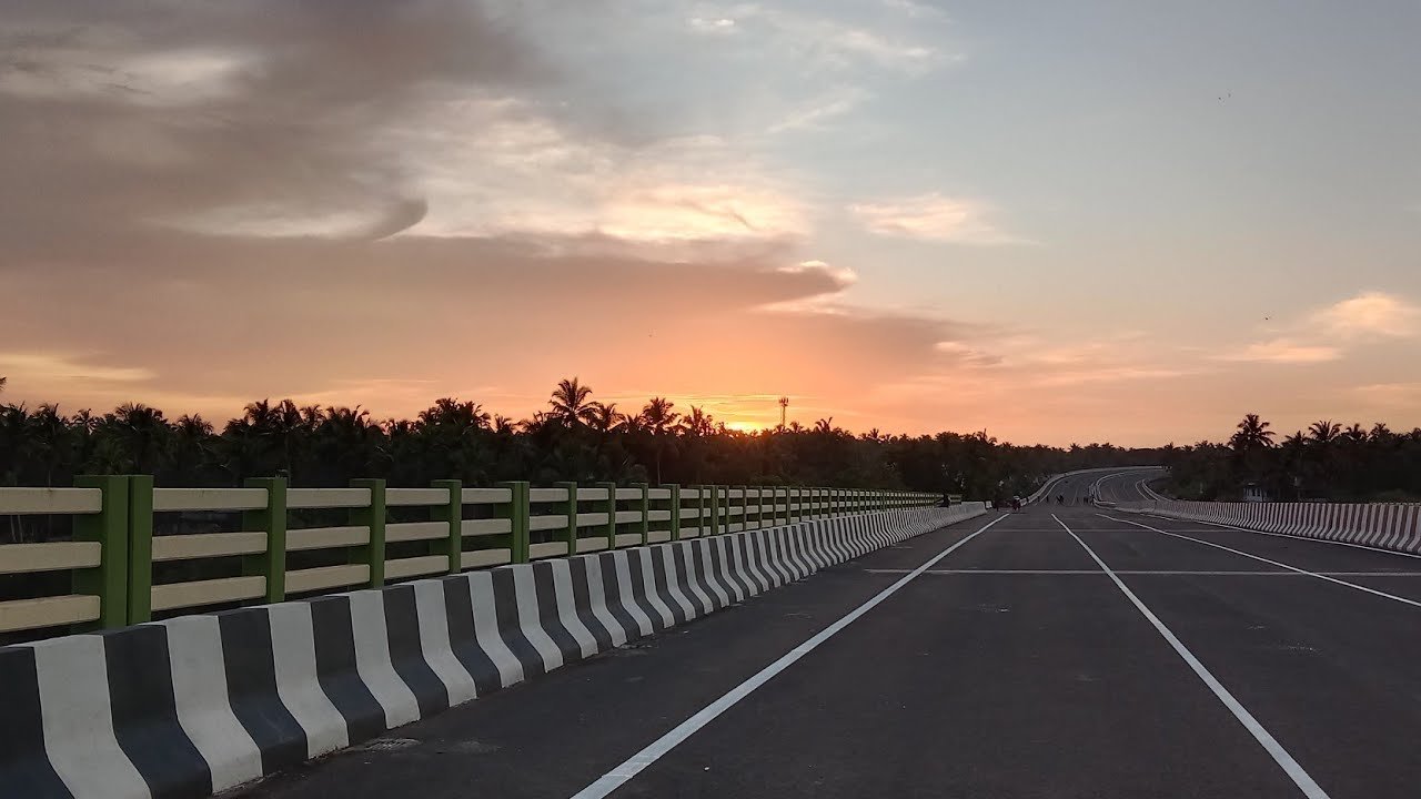 ആവശ്യത്തിന് വെളിച്ചമില്ലാതെ അഴിയൂർ-മുഴപ്പിലങ്ങാട് ബൈപ്പാസ് യാത്ര