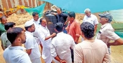 പേരാമ്പ്രയിൽ മിനി എംസിഎഫ് നിർമാണം തടഞ്ഞ് യുഡിഎഫ് പേരാമ്പ്രയിൽ മിനി എംസിഎഫ് നിർമാണം തടഞ്ഞ് യുഡിഎഫ്