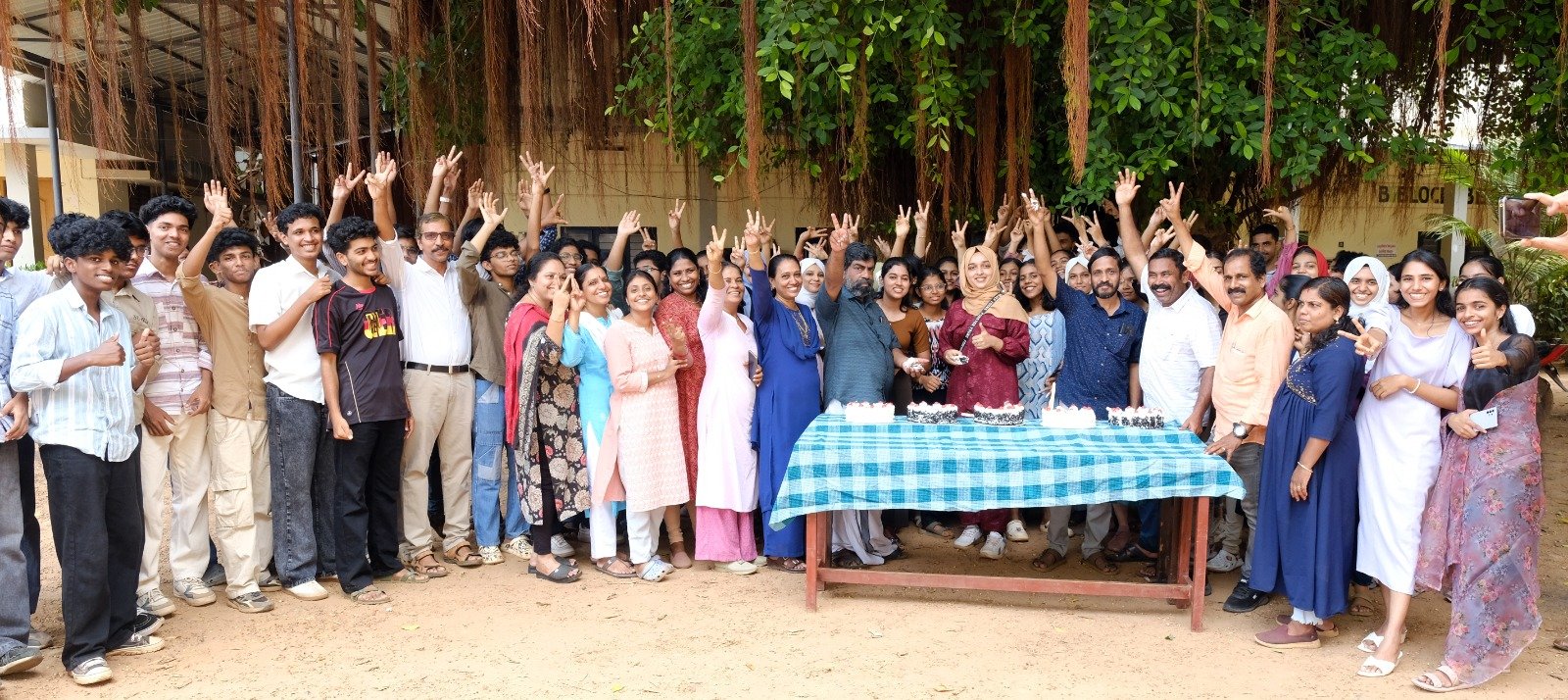 വിജയാഹ്ളാദ ദിനമാചരിച്ച് കൊയിലാണ്ടി ഗവ.വൊക്കേഷണൽ ഹയർ സെക്കൻ്ററി സ്കൂൾ