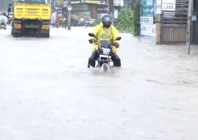 കനത്തമഴ; പേരാമ്പ്ര മേഖലയിൽ വലിയ നാശം