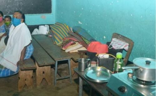 മഴ കുറഞ്ഞു ;കുടുംബങ്ങള്‍ വീടുകളിലേക്ക് മടങ്ങിത്തുടങ്ങി