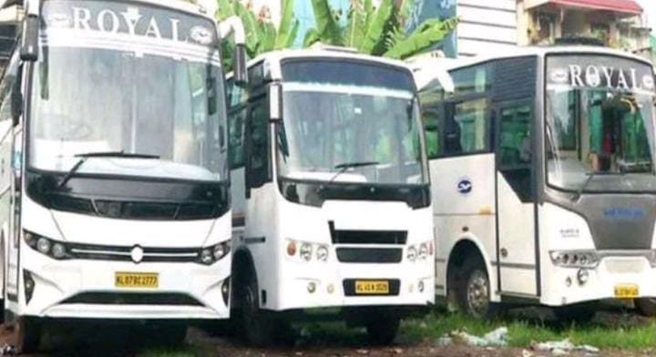 ടൂറിസ്റ്റ് ബസുകളുടെ നിറം മാറില്ല ടൂറിസ്റ്റ് ബസുകളുടെ നിറം മാറില്ല