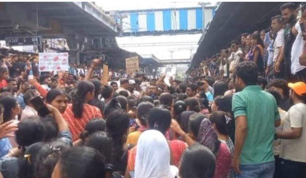 നഴ്സറി കുട്ടികളോട് ലൈംഗികാതിക്രമം;മഹാരാഷ്ട്രയിൽ പ്രതിഷേധം ശക്തമാകുന്നു